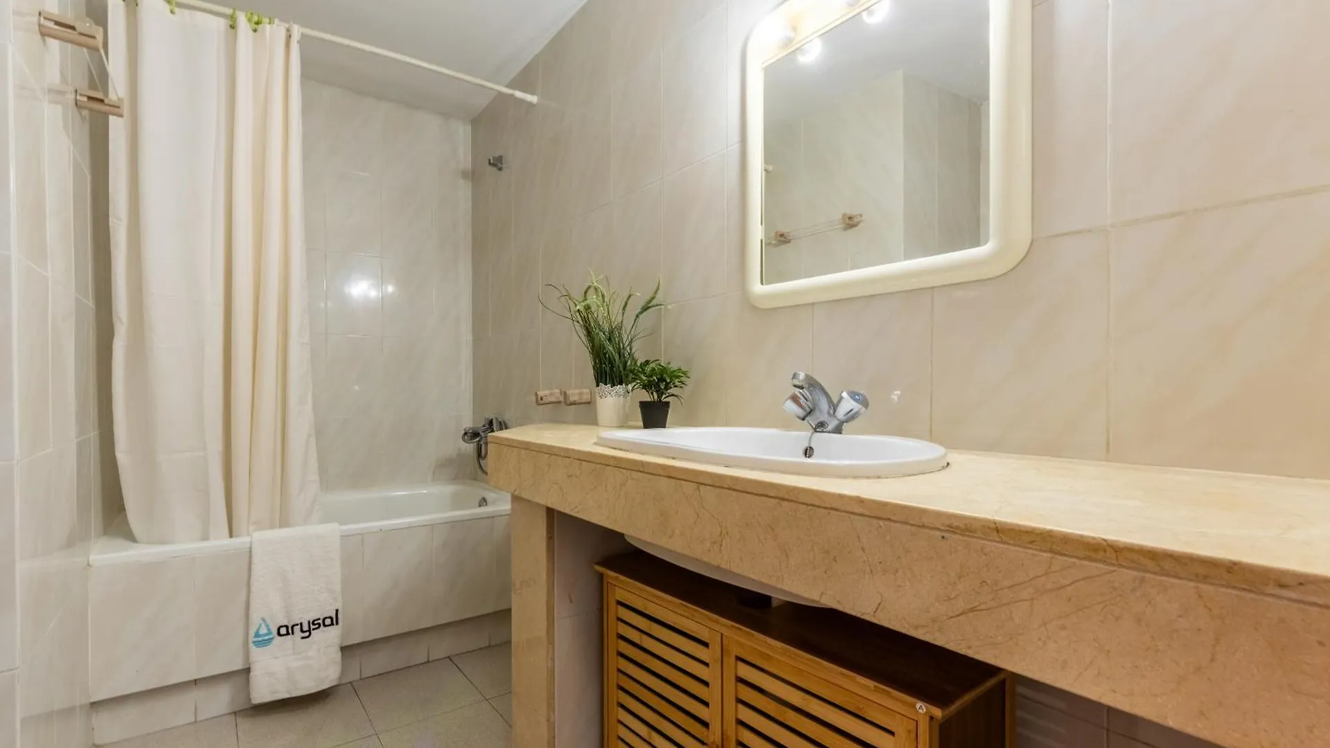 Apartamentos Varadero Arysal Salou
