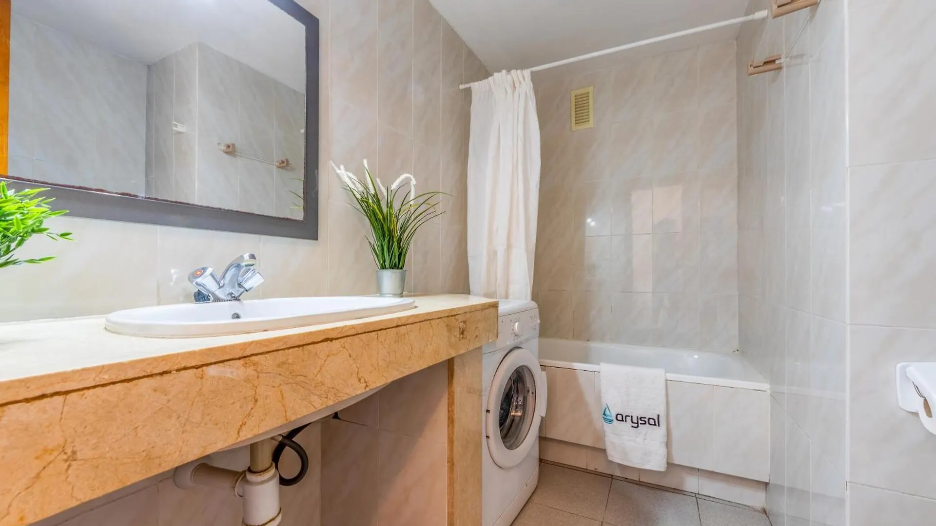 Apartamentos Varadero Arysal Salou